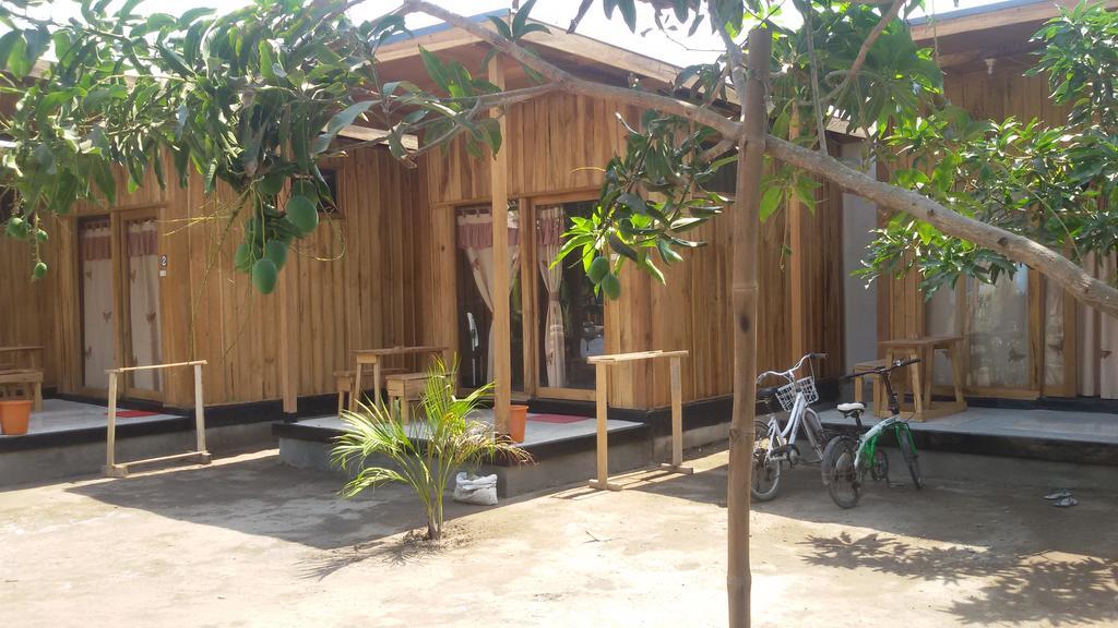 Beach Box Bungalow Gili Trawangan Exterior photo
